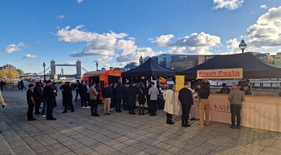 美国对乌军援问题及美乌矿产协议的最新进展